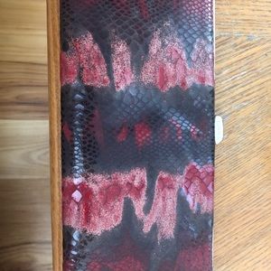 Lodi’s Diva Framed Wallet